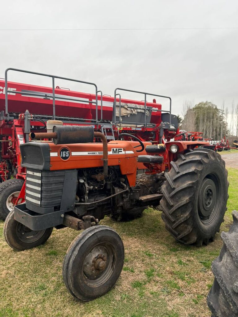 Massey Ferguson 165