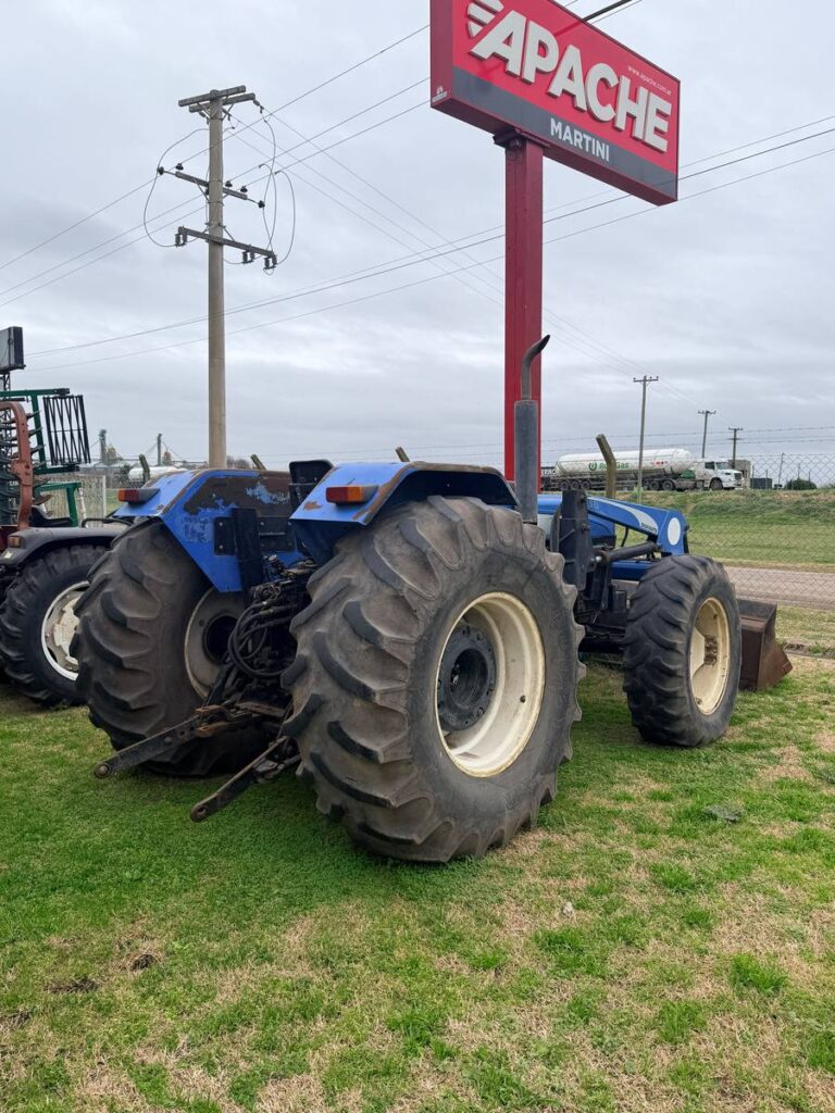 Tractor con pala frontal – New Holland 7630