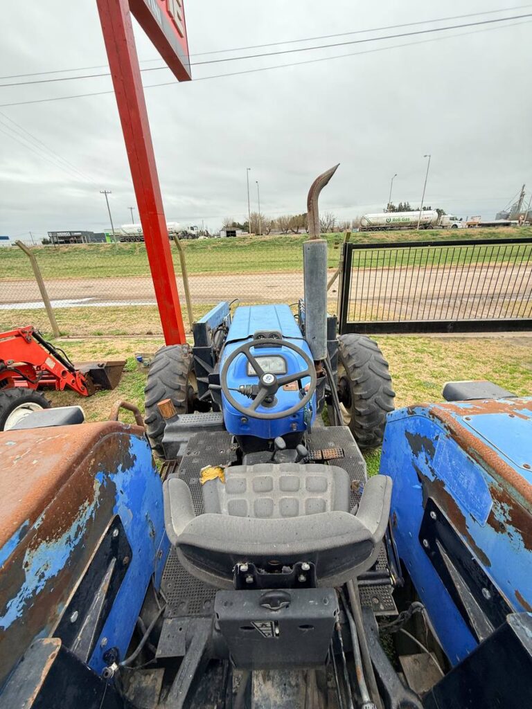 Tractor con pala frontal – New Holland 7630
